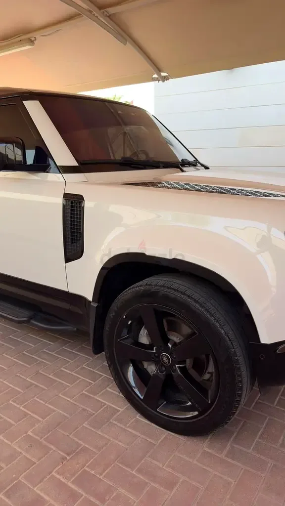 Land Rover Defender هجين (PHEV) Defender P400e with 404 - 3