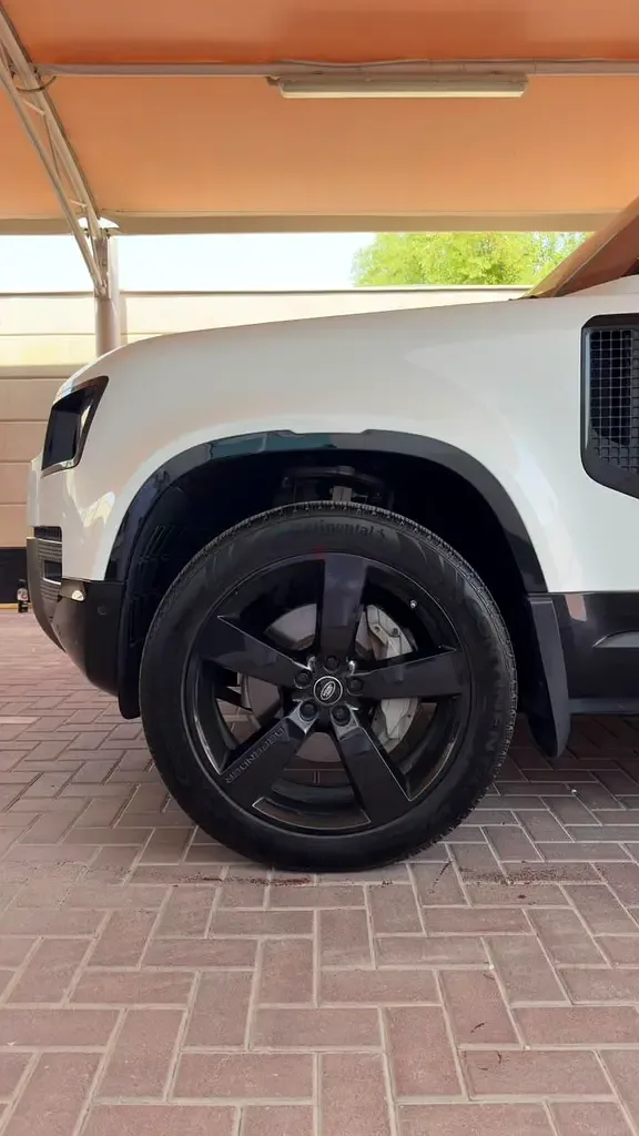 Land Rover Defender هجين (PHEV) Defender P400e with 404 - 4
