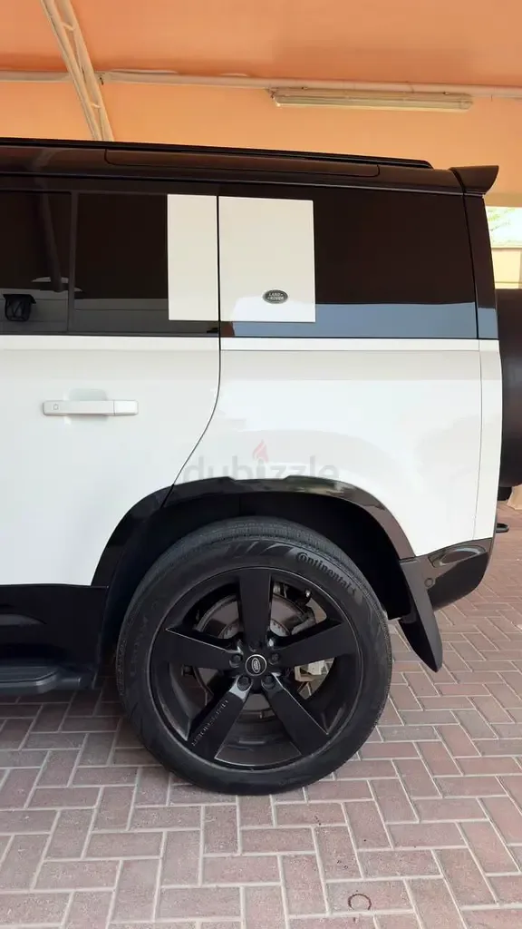 Land Rover Defender هجين (PHEV) Defender P400e with 404 - 10
