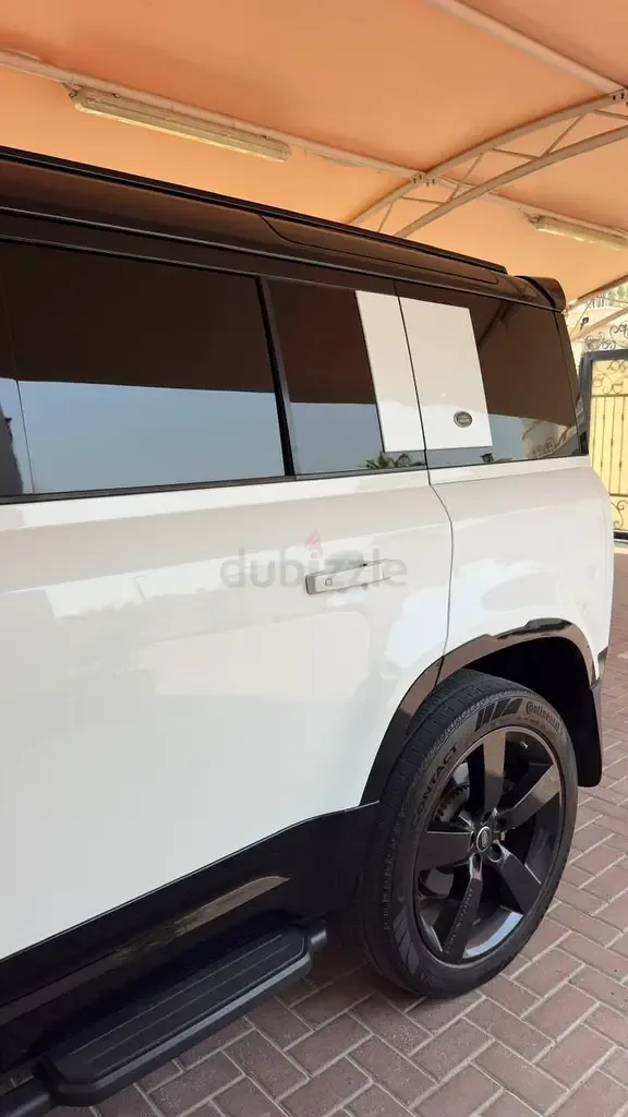 Land Rover Defender هجين (PHEV) Defender P400e with 404 - 7