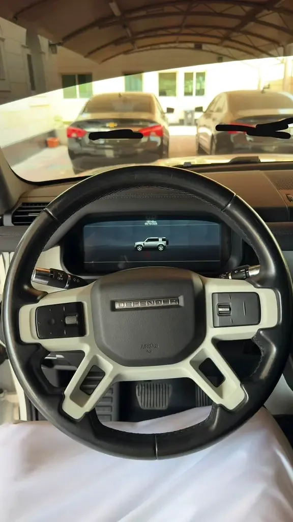 Land Rover Defender هجين (PHEV) Defender P400e with 404 - 12