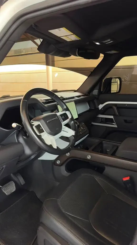 Land Rover Defender هجين (PHEV) Defender P400e with 404 - 13