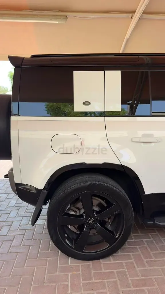 Land Rover Defender هجين (PHEV) Defender P400e with 404 - 11