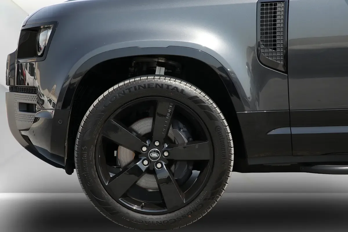 Land Rover Defender هجين (PHEV) Defender P400e with 404 - 7