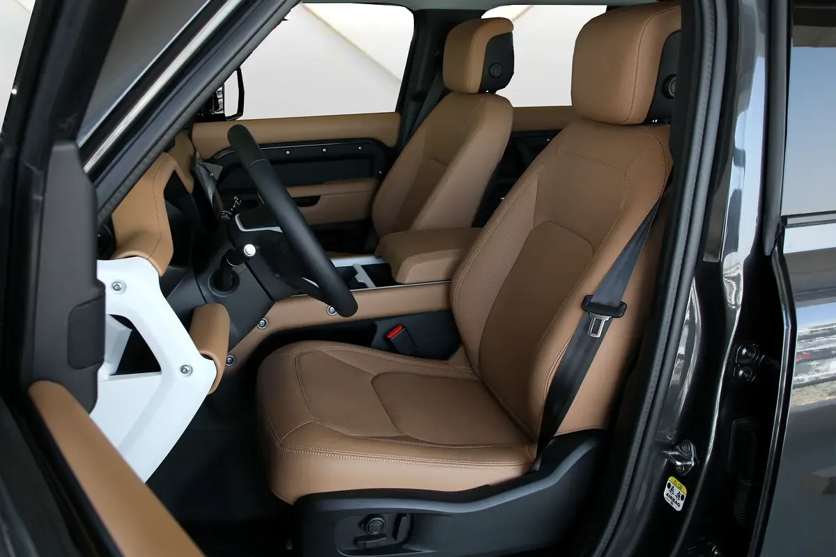 Land Rover Defender هجين (PHEV) Defender P400e with 404 - 9