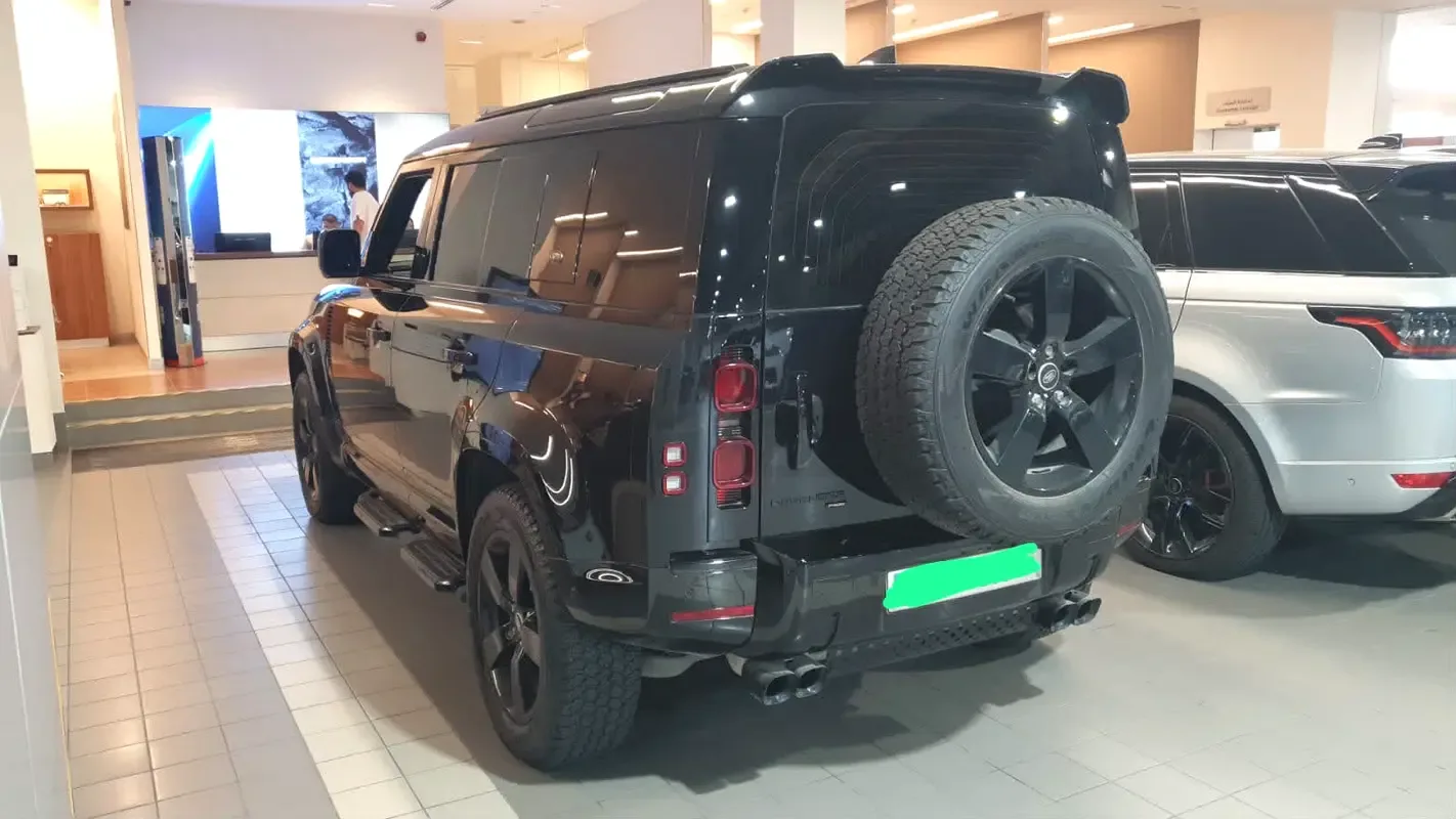 Land Rover Defender hybrid (PHEV) Defender P400e with 404 - 2