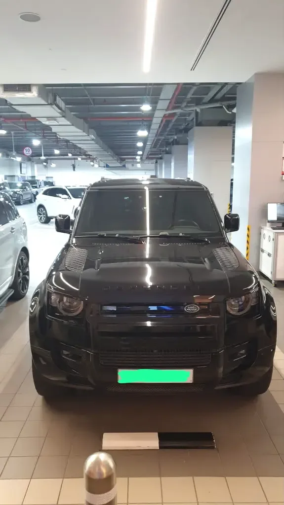 Land Rover Defender هجين (PHEV) Defender P400e with 404