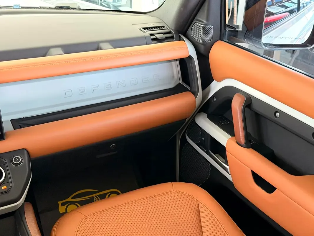 Land Rover Defender hybrid (PHEV) Defender P400e with 404 - 14