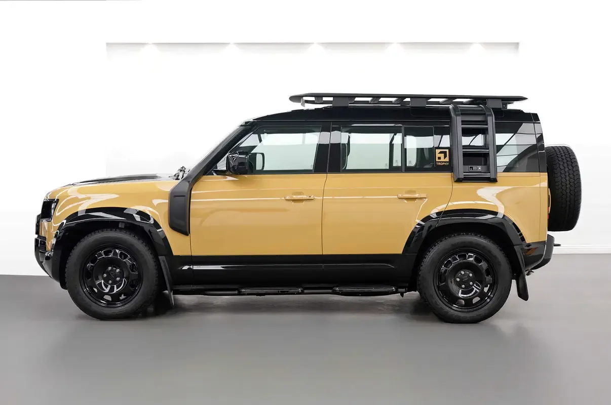 Land Rover Defender hybrid (PHEV) Defender P400e with 404 - 2