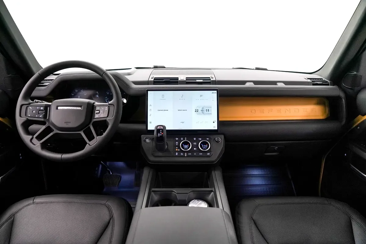 Land Rover Defender hybrid (PHEV) Defender P400e with 404 - 8