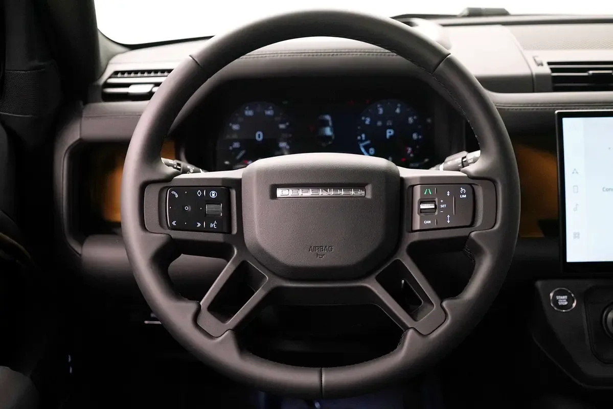 Land Rover Defender hybrid (PHEV) Defender P400e with 404 - 9