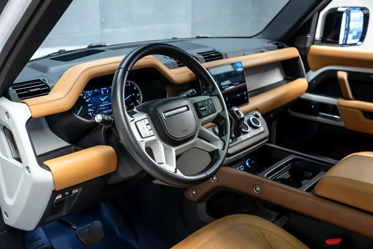 Land Rover Defender هجين (PHEV) Defender P400e with 404 - 14