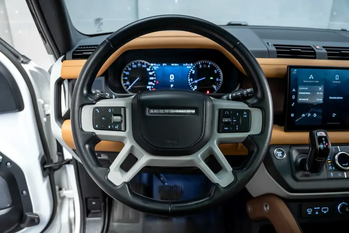 Land Rover Defender هجين (PHEV) Defender P400e with 404 - 16