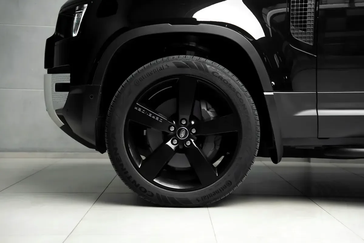 Land Rover Defender هجين (PHEV) Defender P400e with 404 - 5