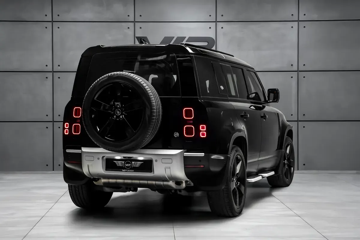 Land Rover Defender هجين (PHEV) Defender P400e with 404 - 7