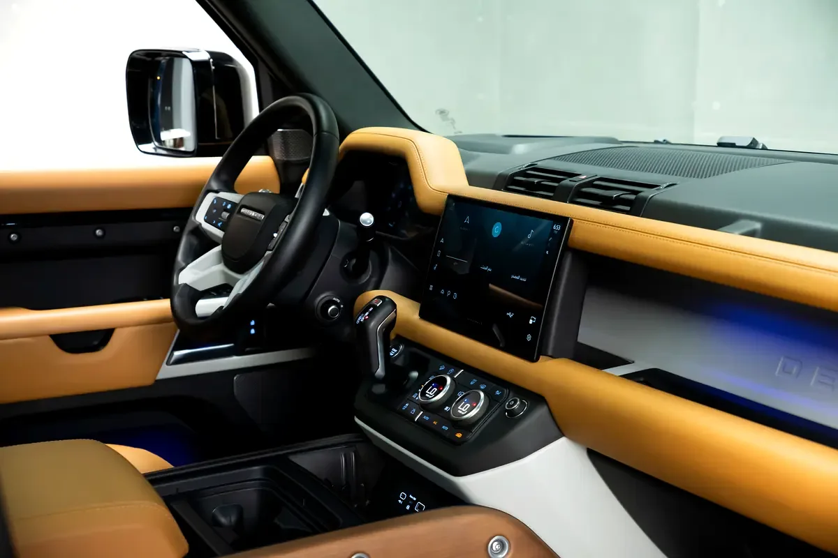 Land Rover Defender هجين (PHEV) Defender P400e with 404 - 14