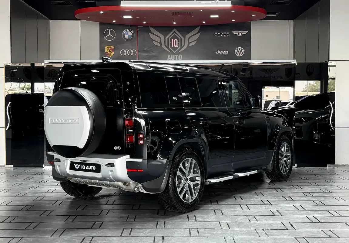 Land Rover Defender hybrid (PHEV) Defender P400e with 404 - 4