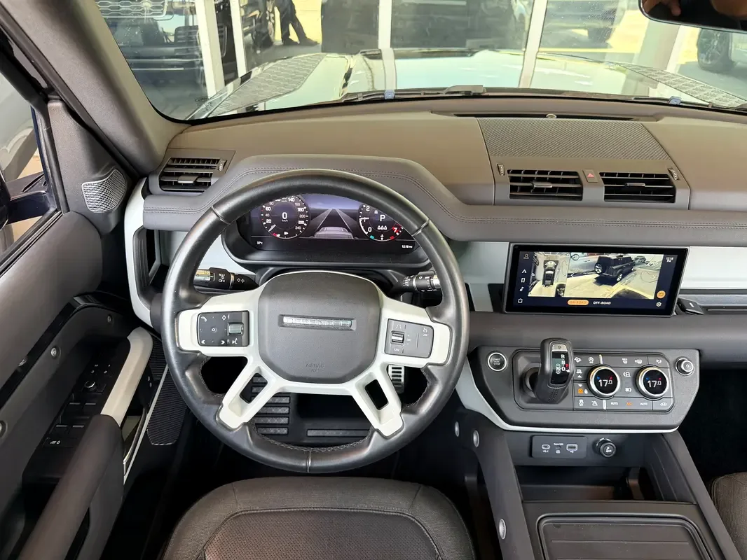 Land Rover Defender hybrid (PHEV) Defender P400e with 404 - 10
