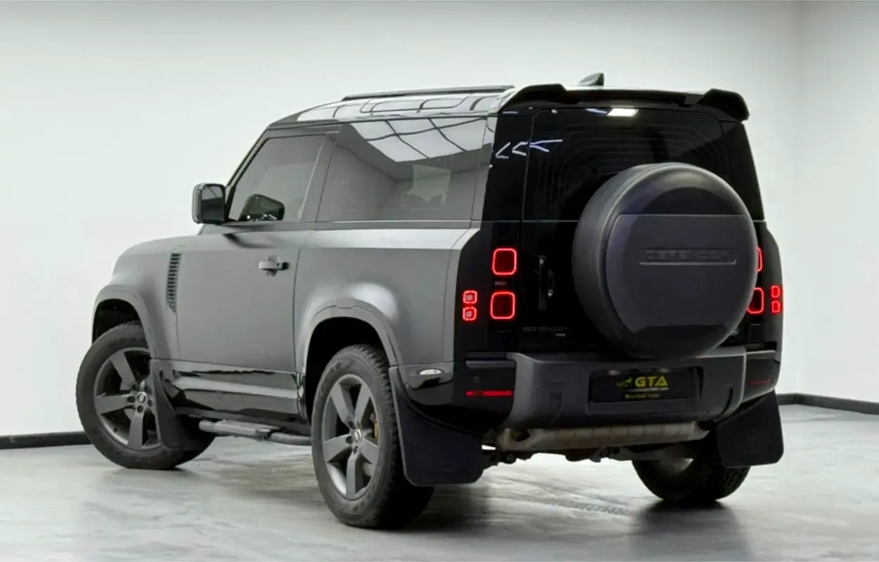 Land Rover Defender هجين (PHEV) Defender P400e with 404 - 4