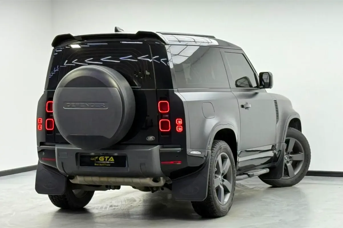 Land Rover Defender هجين (PHEV) Defender P400e with 404 - 6