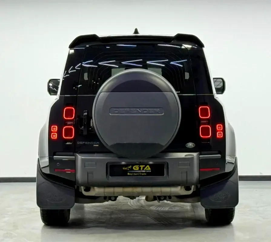 Land Rover Defender هجين (PHEV) Defender P400e with 404 - 5
