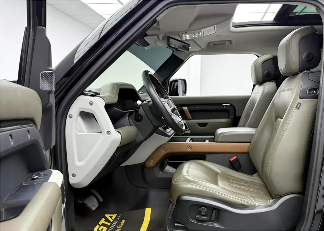 Land Rover Defender هجين (PHEV) Defender P400e with 404 - 11
