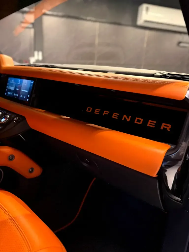 Land Rover Defender hybrid (PHEV) Defender P400e with 404 - 5