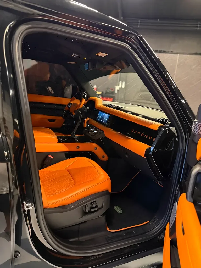Land Rover Defender hybrid (PHEV) Defender P400e with 404 - 3