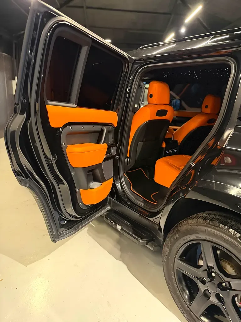 Land Rover Defender hybrid (PHEV) Defender P400e with 404 - 7