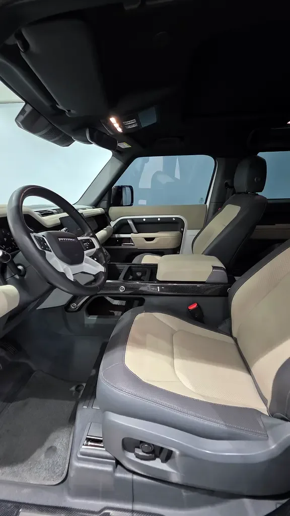 Land Rover Defender هجين (PHEV) Defender P400e with 404 - 9