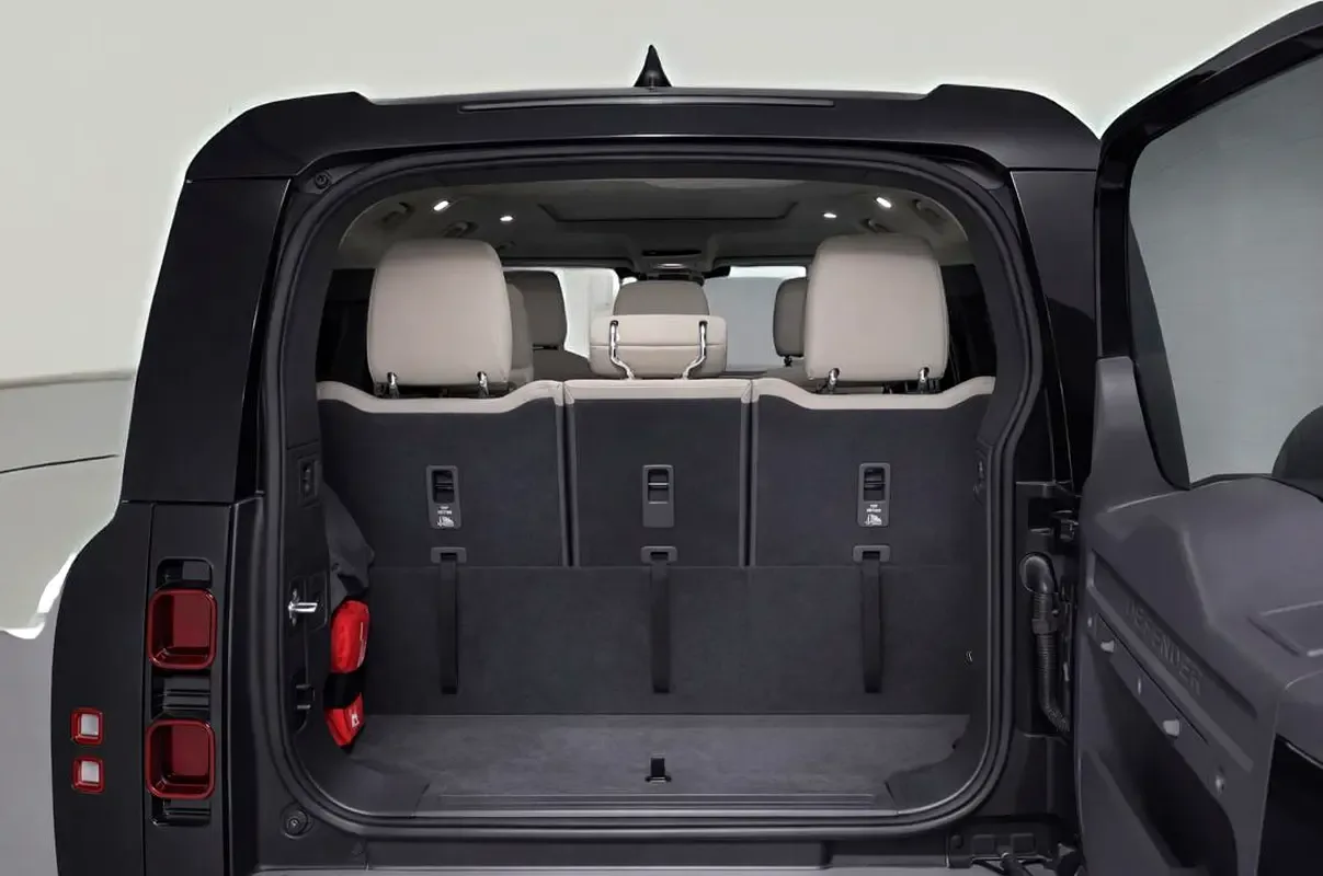 Land Rover Defender hybrid (PHEV) Defender P400e with 404 - 11