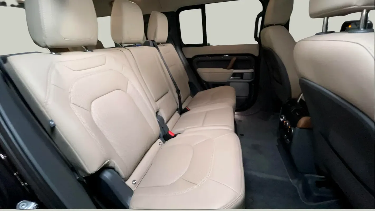 Land Rover Defender hybrid (PHEV) Defender P400e with 404 - 10
