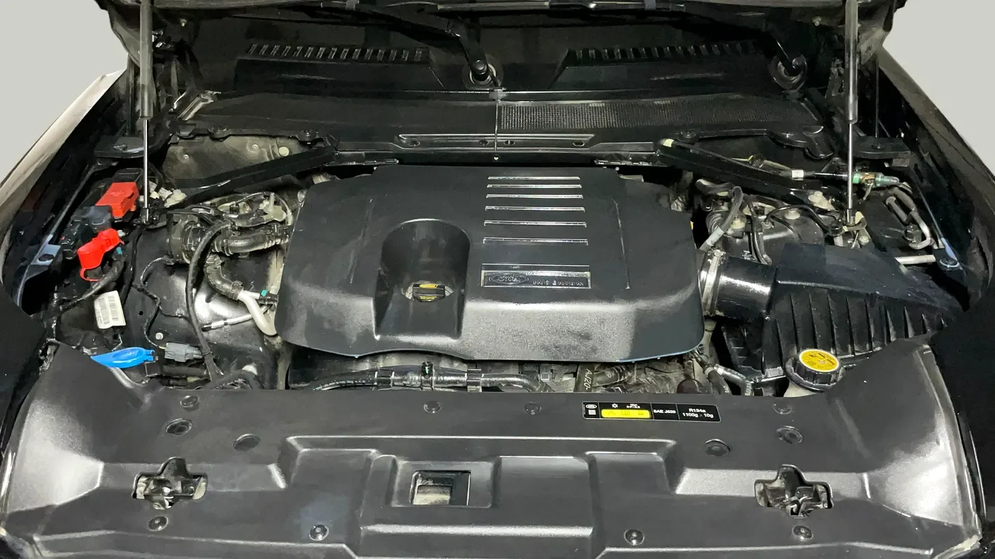 Land Rover Defender hybrid (PHEV) Defender P400e with 404 - 13