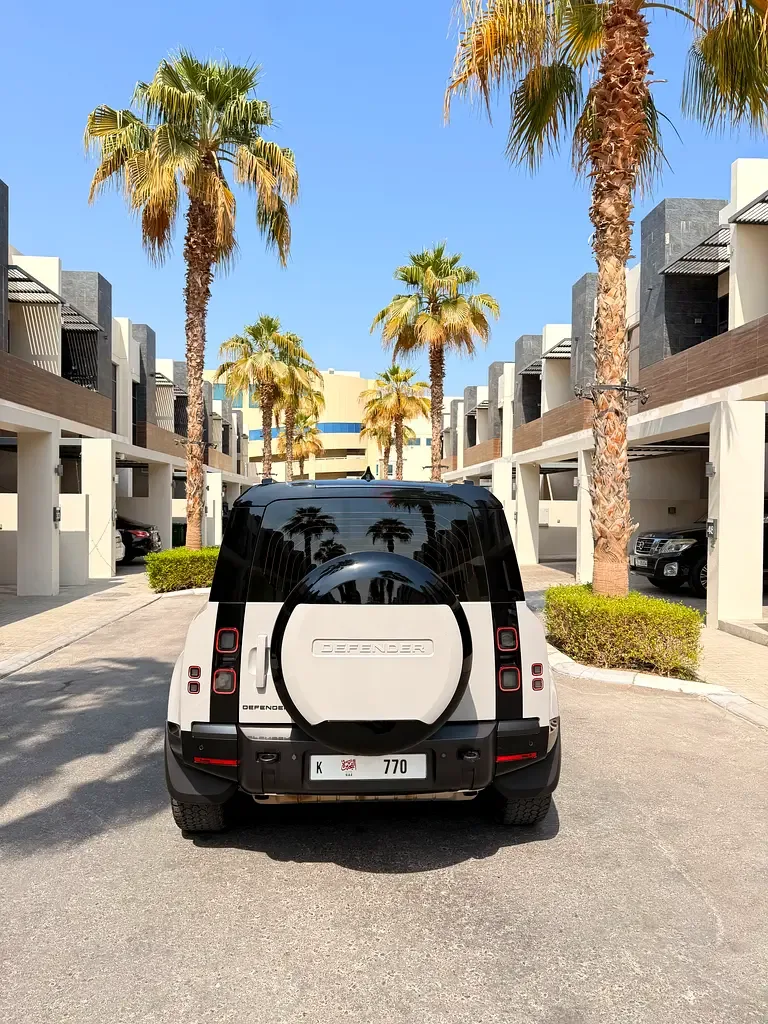 Land Rover Defender hybrid (PHEV) Defender P400e with 404 - 2