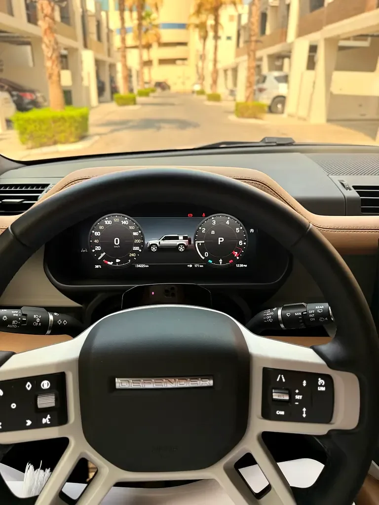 Land Rover Defender hybrid (PHEV) Defender P400e with 404 - 4