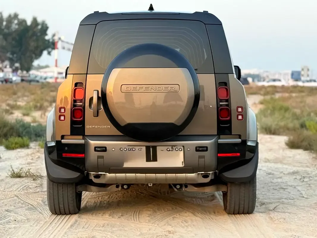 Land Rover Defender هجين (PHEV) Defender P400e with 404 - 3