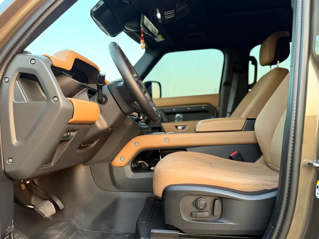 Land Rover Defender هجين (PHEV) Defender P400e with 404 - 6