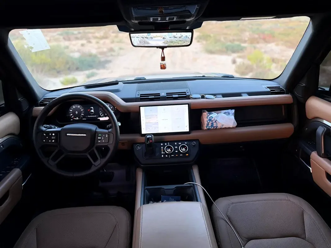 Land Rover Defender هجين (PHEV) Defender P400e with 404 - 10