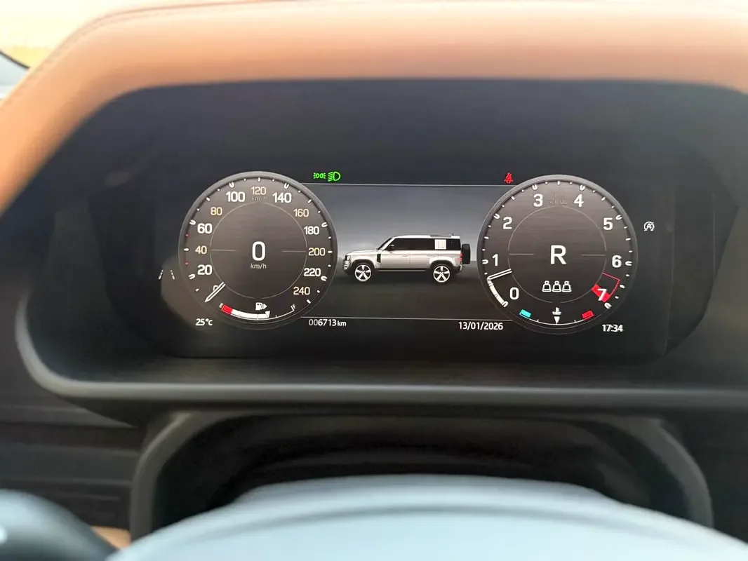 Land Rover Defender هجين (PHEV) Defender P400e with 404 - 14