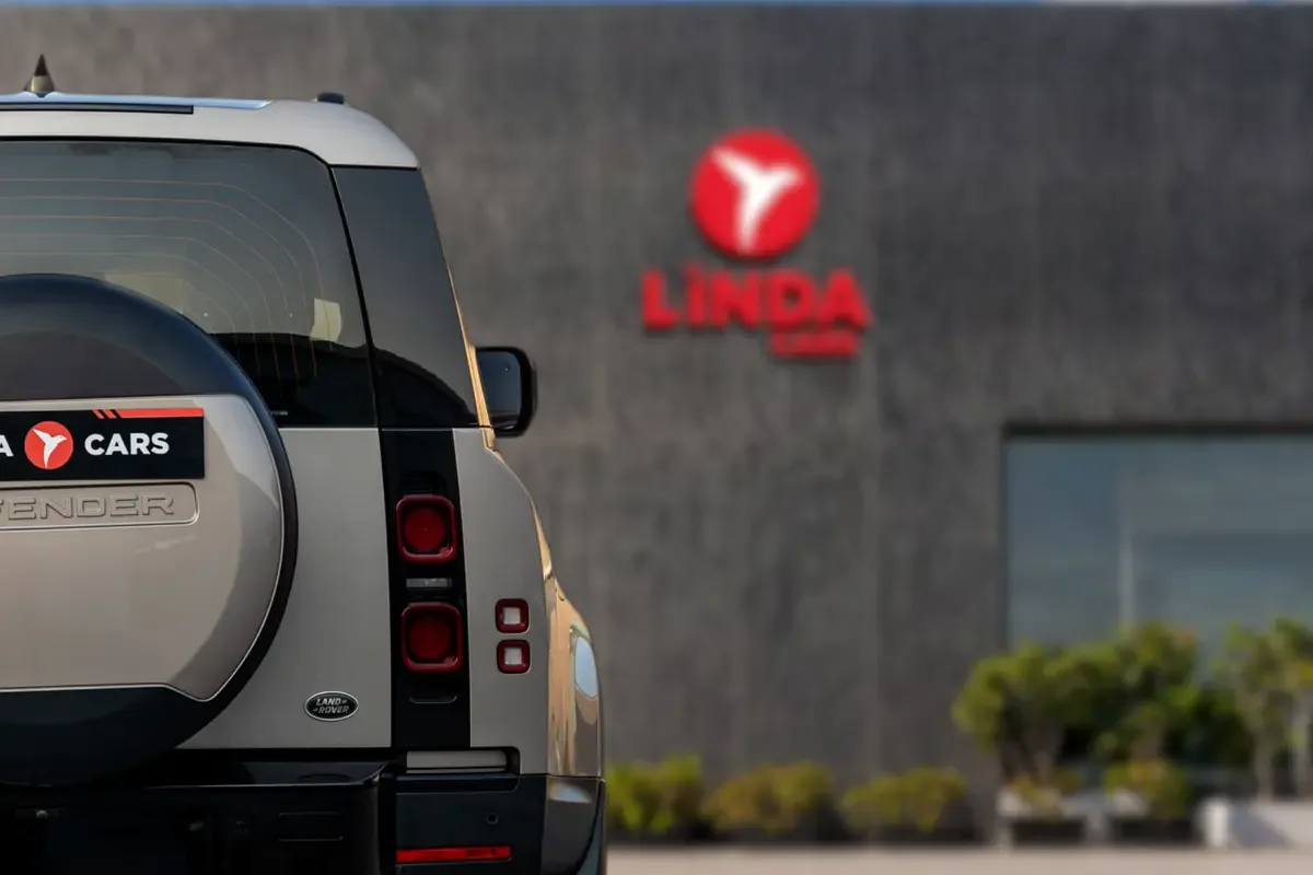 Land Rover Defender هجين (PHEV) Defender P400e with 404 - 5