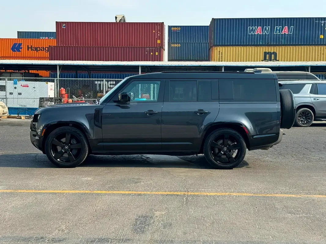 Land Rover Defender هجين (PHEV) Defender P400e with 404 - 4