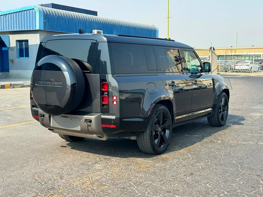 Land Rover Defender هجين (PHEV) Defender P400e with 404 - 6