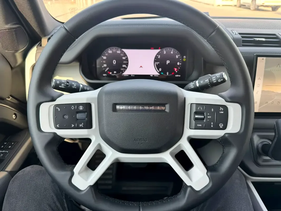 Land Rover Defender هجين (PHEV) Defender P400e with 404 - 12