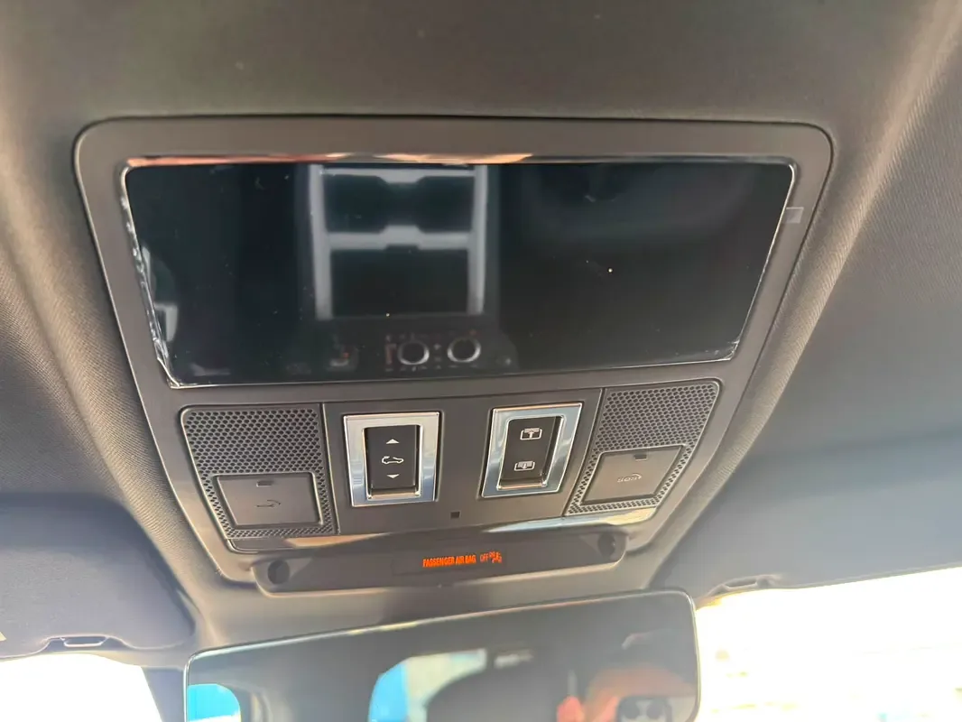 Land Rover Defender هجين (PHEV) Defender P400e with 404 - 19