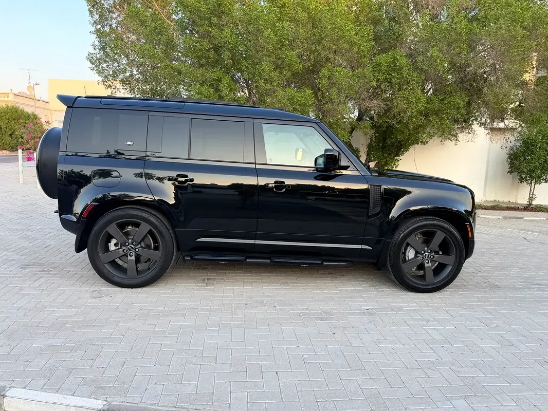 Land Rover Defender هجين (PHEV) Defender P400e with 404 - 4