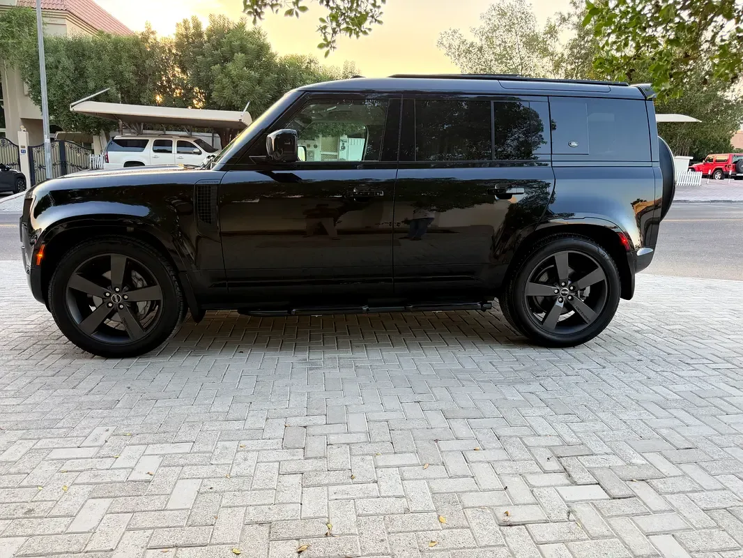 Land Rover Defender هجين (PHEV) Defender P400e with 404 - 10