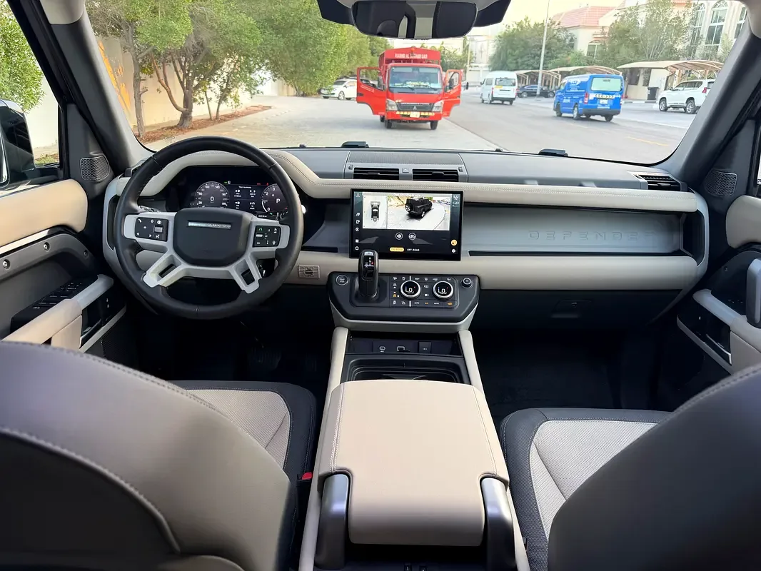 Land Rover Defender هجين (PHEV) Defender P400e with 404 - 18