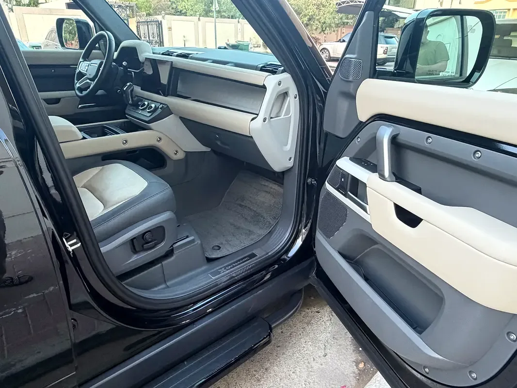 Land Rover Defender هجين (PHEV) Defender P400e with 404 - 20