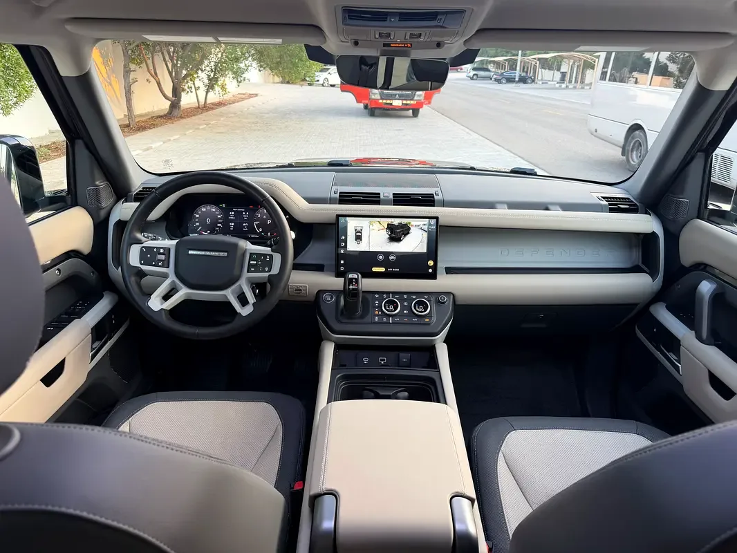 Land Rover Defender هجين (PHEV) Defender P400e with 404 - 19
