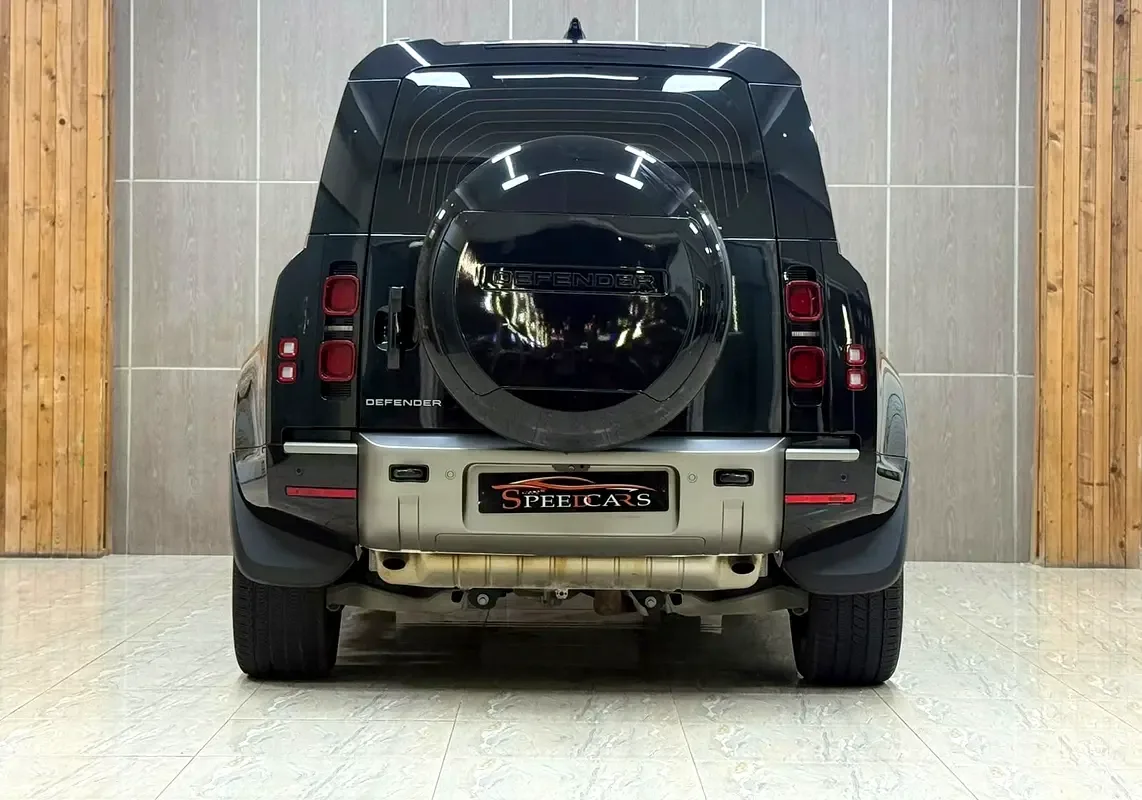 Land Rover Defender هجين (PHEV) Defender P400e with 404 - 5